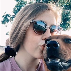 Meet your Posher, Abigail